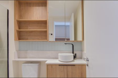 Banheiro de kitnet/studio para alugar com 1 quarto, 25m² em Ipiranga, São Paulo