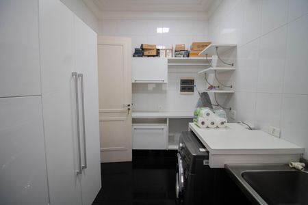 Casa à venda com 740m², 5 quartos e 12 vagasÁREA DE SERVIÇO