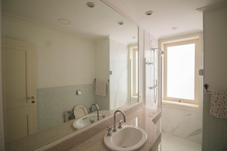 Casa à venda com 740m², 5 quartos e 12 vagasBANHEIRO DA SUÍTE 3
