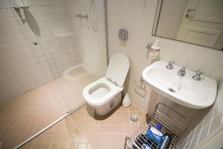 Casa à venda com 740m², 5 quartos e 12 vagasBANHEIRO DO QUARTO DE SERVIÇO