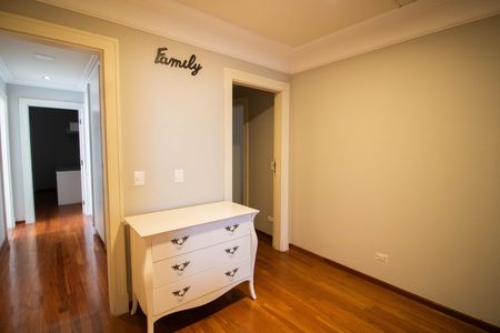 Casa à venda com 740m², 5 quartos e 12 vagasHALL DOS QUARTOS