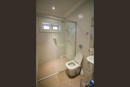 Casa à venda com 740m², 5 quartos e 12 vagasBANHEIRO DO QUARTO DE SERVIÇO