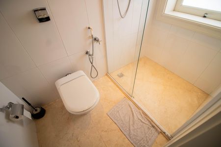 Casa à venda com 740m², 5 quartos e 12 vagasBANHEIRO DA SUÍTE 4