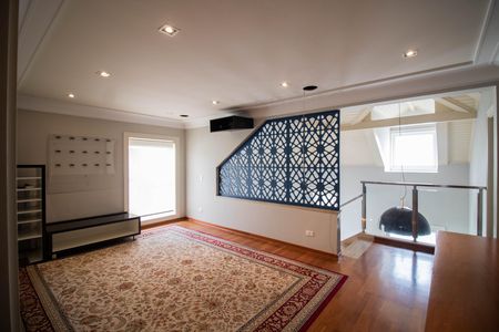 Casa à venda com 740m², 5 quartos e 12 vagasSALA DE ESTAR- PISO SUPERIOR