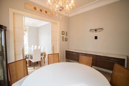 Casa à venda com 740m², 5 quartos e 12 vagasSALA DE JANTAR 1