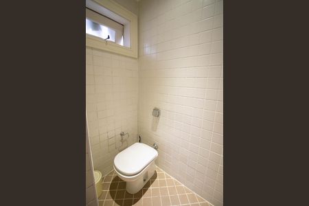 Casa à venda com 740m², 5 quartos e 12 vagasLAVABO DA GARAGEM