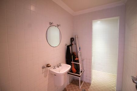 Casa à venda com 740m², 5 quartos e 12 vagasLAVABO DA GARAGEM