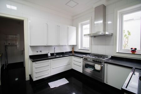 Casa à venda com 740m², 5 quartos e 12 vagasCOZINHA