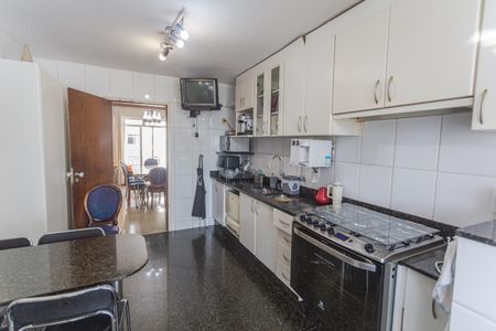Apartamento à venda com 310m², 4 quartos e 3 vagasCozinha