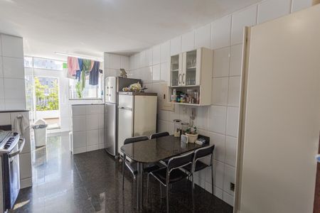 Apartamento à venda com 310m², 4 quartos e 3 vagasCozinha