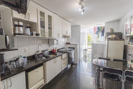 Apartamento à venda com 310m², 4 quartos e 3 vagasCozinha