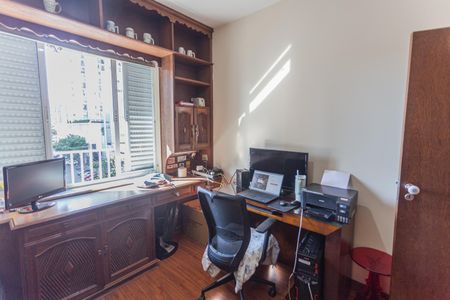 Apartamento à venda com 310m², 4 quartos e 3 vagasQuarto 4