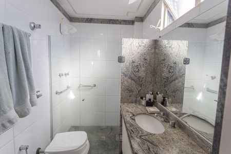 Apartamento à venda com 310m², 4 quartos e 3 vagasBanheiro da Suíte
