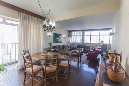 Apartamento à venda com 310m², 4 quartos e 3 vagasSala