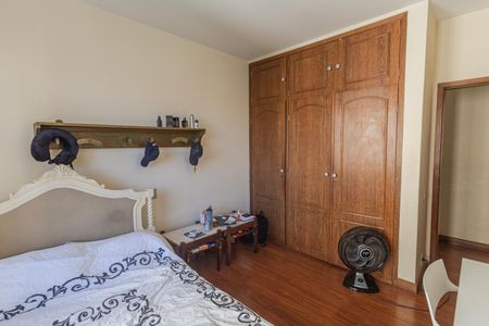 Apartamento à venda com 310m², 4 quartos e 3 vagasQuarto 2