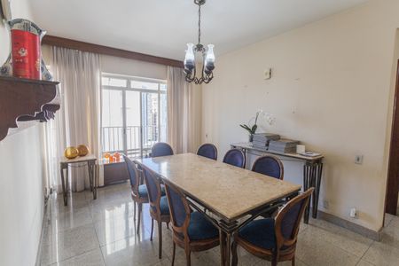 Apartamento à venda com 310m², 4 quartos e 3 vagasCopa