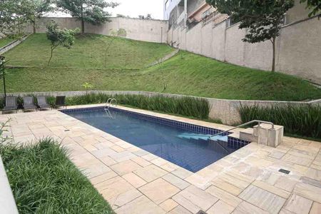 Apartamento para alugar com 36m², 2 quartos e 1 vaga Apartamento para alugar com 36m², 2 quartos e 1 vagaÁrea comum - Piscina
