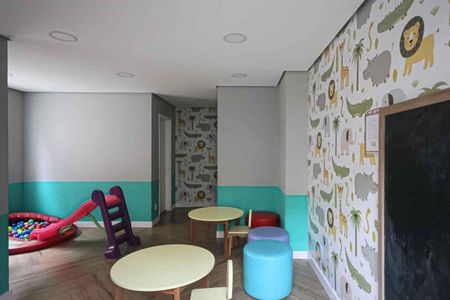 Apartamento para alugar com 36m², 2 quartos e 1 vaga Apartamento para alugar com 36m², 2 quartos e 1 vagaÁrea comum - Playground