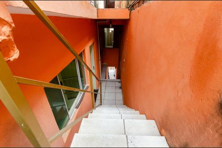 Casa à venda com 117m², 3 quartos e 3 vagasEscada