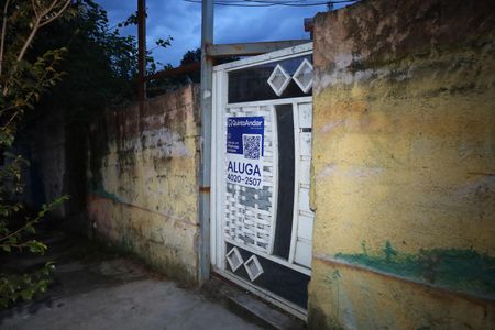 Casa para alugar com 100m², 1 quarto e sem vagaPlaca instalada no portão do imóvel - Código d aplaca: GTPE-1431