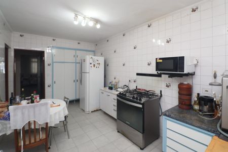 Casa à venda com 310m², 5 quartos e 2 vagasCozinha 