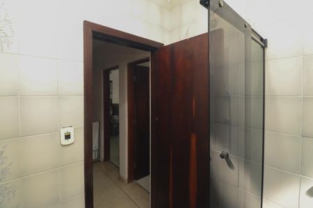Casa à venda com 310m², 5 quartos e 2 vagasBanheiro 1
