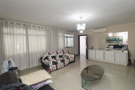 Casa à venda com 310m², 5 quartos e 2 vagasSala 