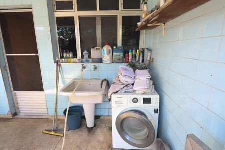 Casa à venda com 310m², 5 quartos e 2 vagasÁrea de Serviço