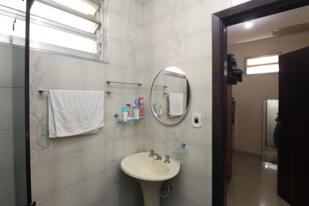 Casa à venda com 310m², 5 quartos e 2 vagasBanheiro da Suíte