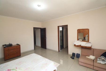 Casa à venda com 310m², 5 quartos e 2 vagasSuíte 