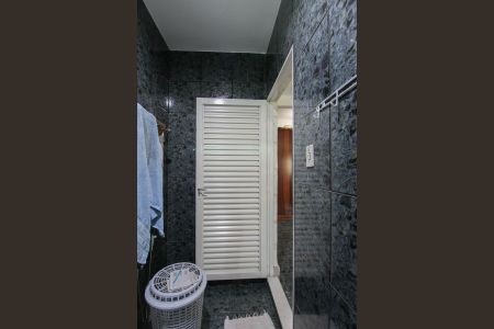 Casa à venda com 210m², 2 quartos e sem vaga Casa à venda com 210m², 2 quartos e sem vagaBanheiro da suíte