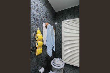 Casa à venda com 210m², 2 quartos e sem vaga Casa à venda com 210m², 2 quartos e sem vagaBanheiro da suíte