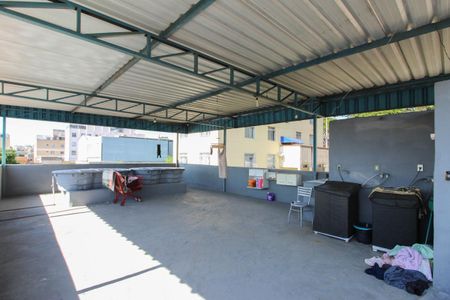 Casa à venda com 210m², 2 quartos e sem vaga Casa à venda com 210m², 2 quartos e sem vagaTerraço