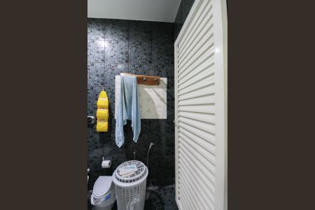 Casa à venda com 210m², 2 quartos e sem vaga Casa à venda com 210m², 2 quartos e sem vagaBanheiro da suíte