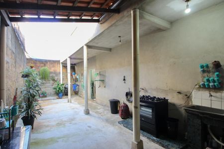 Casa à venda com 210m², 2 quartos e sem vaga Casa à venda com 210m², 2 quartos e sem vagaCozinha 2