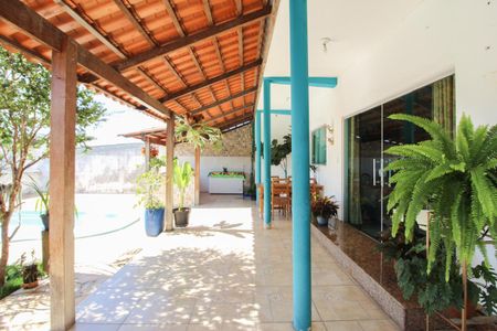 Casa à venda com 210m², 2 quartos e sem vaga Casa à venda com 210m², 2 quartos e sem vagaVaranda