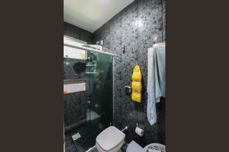 Casa à venda com 210m², 2 quartos e sem vaga Casa à venda com 210m², 2 quartos e sem vagaBanheiro da suíte