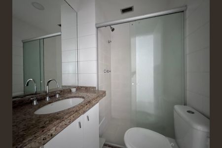 Apartamento à venda com 81m², 3 quartos e 1 vagaBanheiro Social