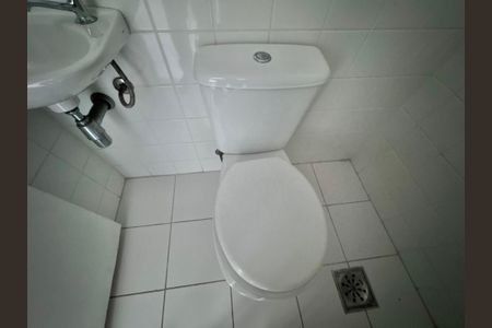 Apartamento à venda com 81m², 3 quartos e 1 vagaCozinha e Área de Serviço - Banheiro