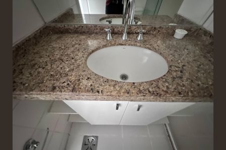 Apartamento à venda com 81m², 3 quartos e 1 vagaBanheiro Social