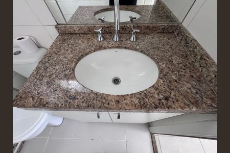 Apartamento à venda com 81m², 3 quartos e 1 vagaSuíte - Banheiro