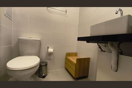 Banheiro de kitnet/studio à venda com 1 quarto, 24m² em Vila Mariana, São Paulo