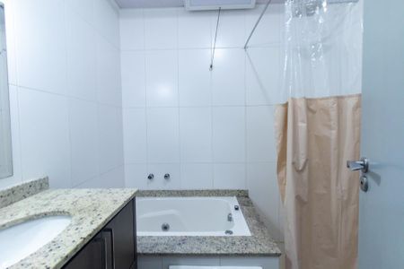 Casa para alugar com 149m², 3 quartos e 3 vagasBanheiro da Suite