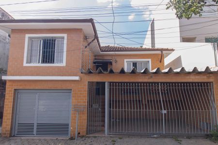 Casa para alugar com 175m², 3 quartos e 3 vagas Casa para alugar com 175m², 3 quartos e 3 vagasFachada