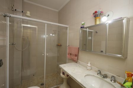Casa à venda com 121m², 3 quartos e 2 vagasBanheiro da Suíte