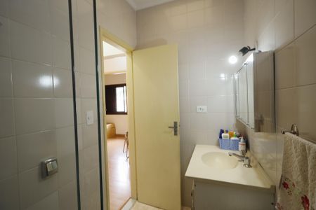 Casa à venda com 121m², 3 quartos e 2 vagasBanheiro 3