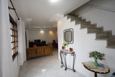 Sala  de casa à venda com 3 quartos, 121m² em Vila Irmaos Arnoni, São Paulo
