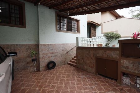 Casa à venda com 121m², 3 quartos e 2 vagasGaragem