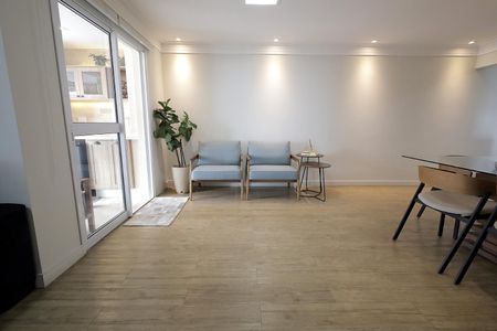 Apartamento à venda com 90m², 2 quartos e 2 vagas Apartamento à venda com 90m², 2 quartos e 2 vagasSala