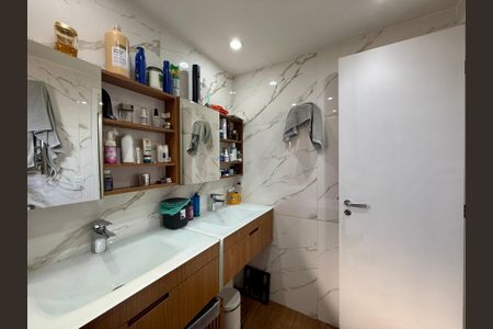 Apartamento à venda com 148m², 3 quartos e 3 vagasBanheiro Suíte 1